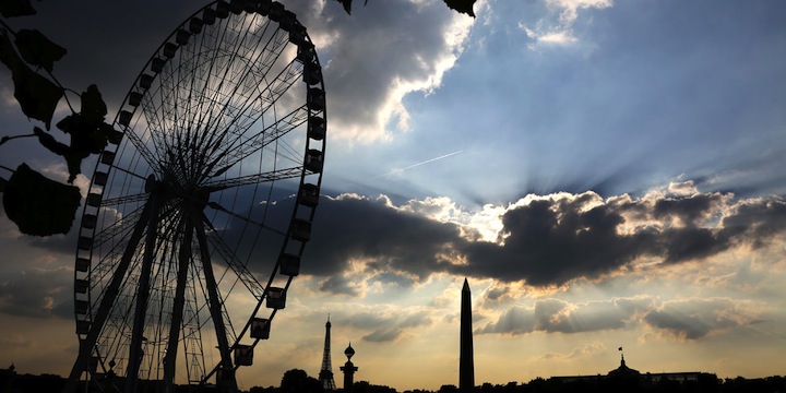 Paris: Anne Hidalgo veut démanteler la grande roue de la Concorde