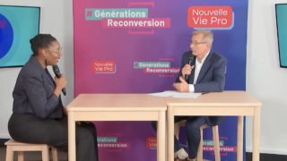 Le digital recrute-t-il encore les personnes en reconversion ? Métiers, compétences et formation : les conseils d’Amédie Sessi.