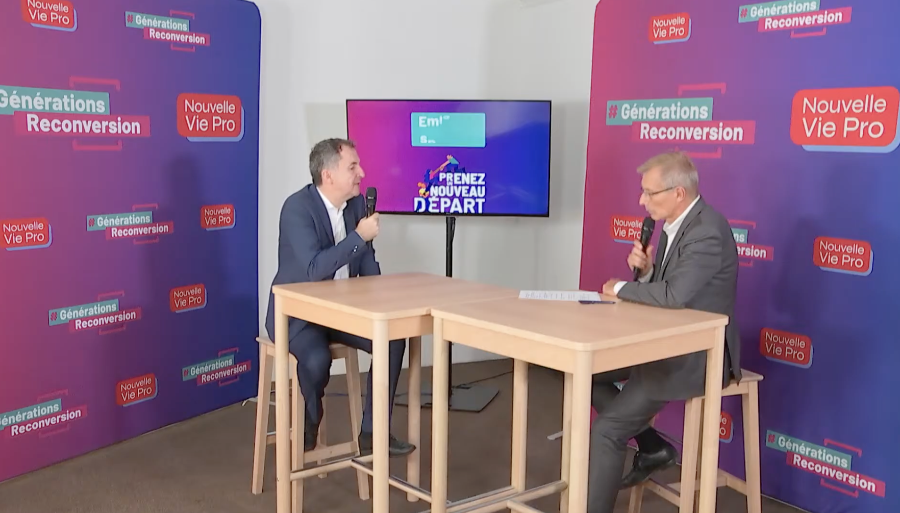 Comment anticiper son évolution professionnelle ? L’APEC conseille aux cadres de suivre les tendances du marché et de développer leurs compétences.